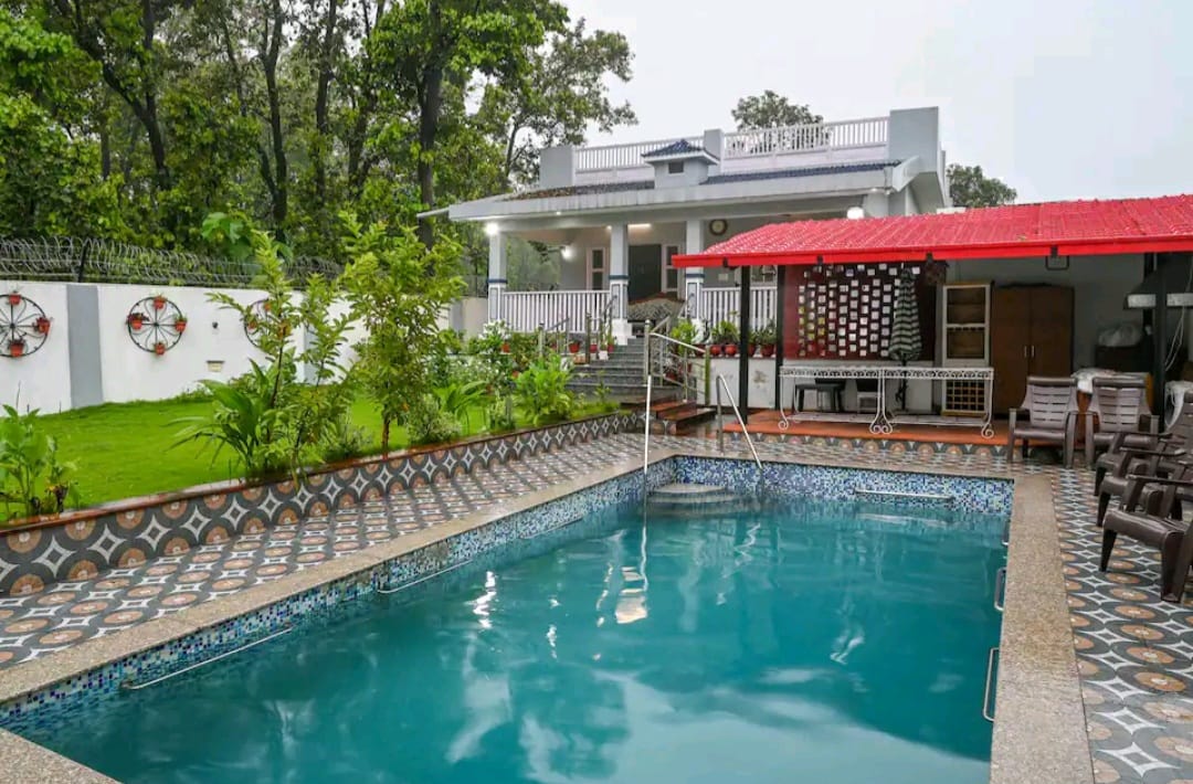 Private luxury pool